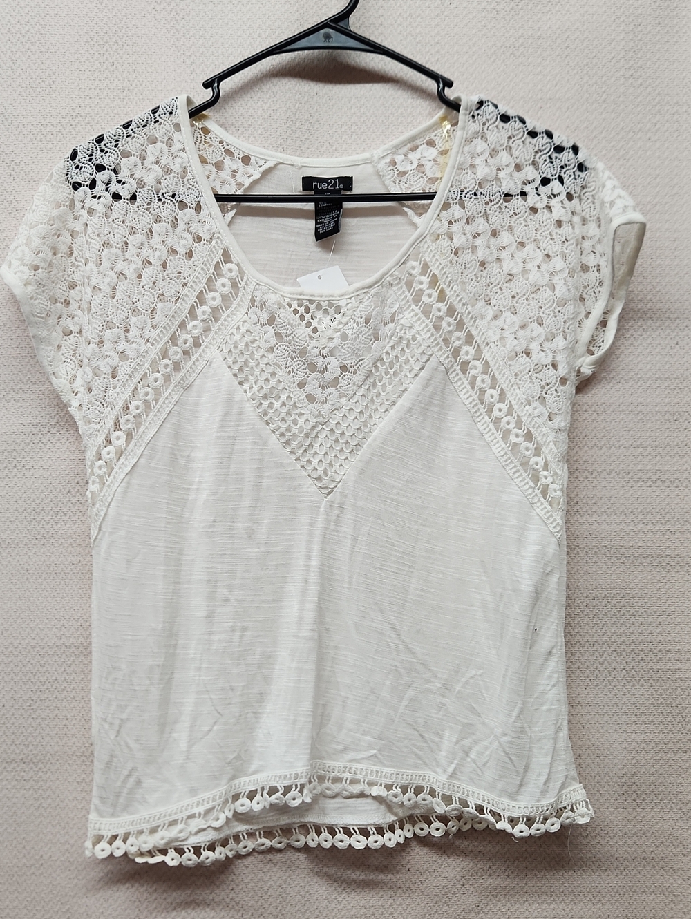 rue21 Cream Crochet Lace V-Neck Short Sleeve Top